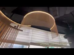 Lihat Layar Tirai Jaring Logam Arsitektur Untuk Demo Pintu Restoran