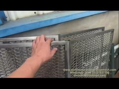 Saksikan: Kabinet Sprial Baja Panel Wire Mesh Dekoratif Untuk Etalase Fasad Dinding