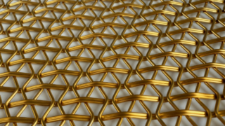 Tampilan fisik wire mesh berkerut logam.