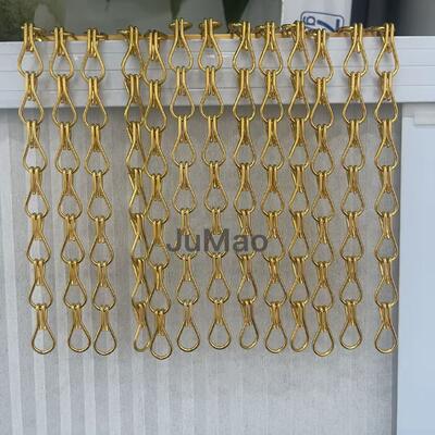 Langit-langit dipasang hiasan gorden logam cocok ruang yang sempurna untuk di ruang konferensi lobi dan lingkungan ritel